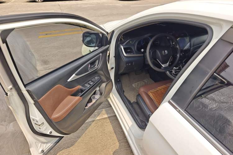 Used Honda Crider 2016 1.8L CVT Comfort Version Driver Seat