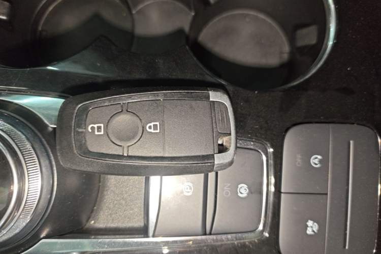 Used Ford Escape 2020 EcoBoost 245 Two-Wheel-Drive Titanium Edition Interior 1