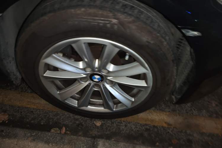 Used BMW 5 Series 2011 523Li Luxury Model