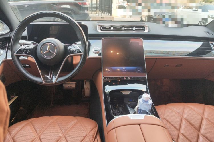 Used Mercedes-Benz Maybach S-Class 2023 S 480 4MATIC Center Console