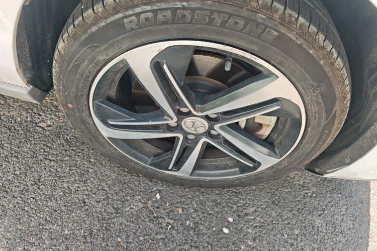 Used BAIC Beijing EU5 2018 R500 Smart Wind Edition Right Front Wheel Hub