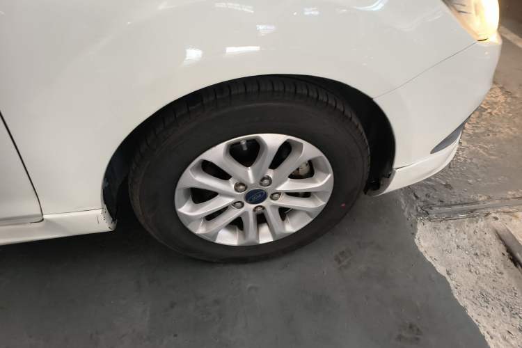 Used Ford Focus 2013 Hatchback Classic 1.8L Automatic Base Model