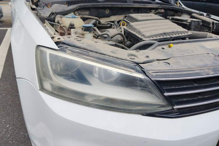 Used Volkswagen Sagitar 2015 1.6L Manual Comfort Model