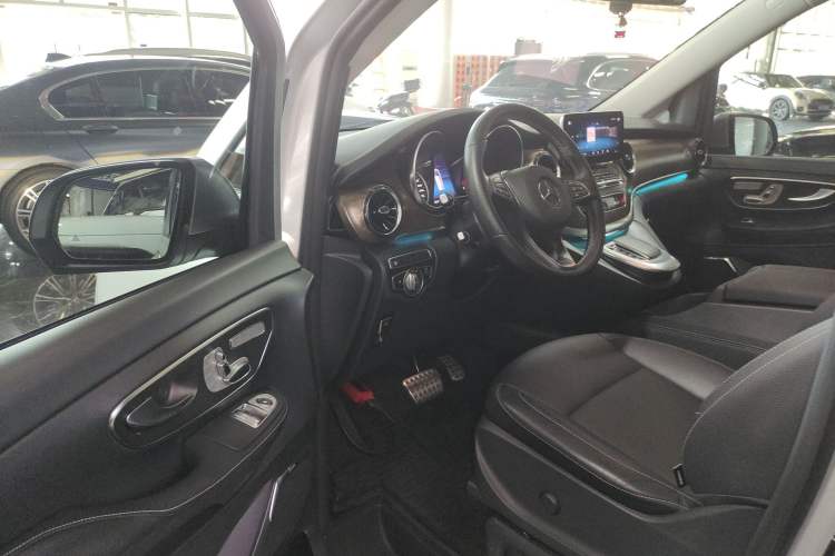 Used Mercedes-Benz V-Class 2021 V 260 Prestige Edition