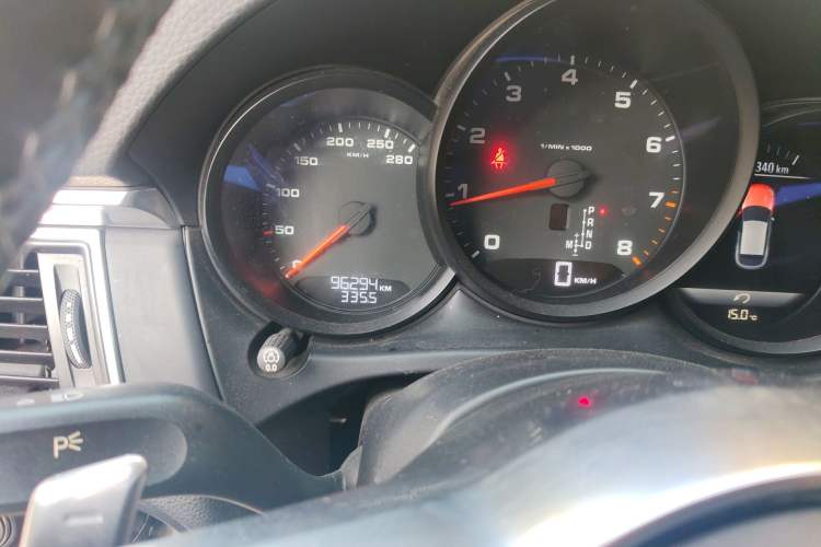 Used Porsche Macan 2014 Macan 2.0T Odometer Close Up