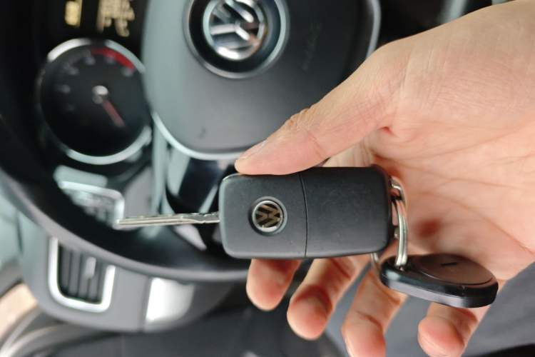 Used Volkswagen Sagitar 2015 1.6L Manual Comfort Model