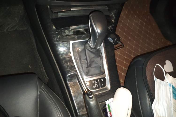 Used Citroen C5 2013 2.0L Automatic Luxury Model Gear Lever