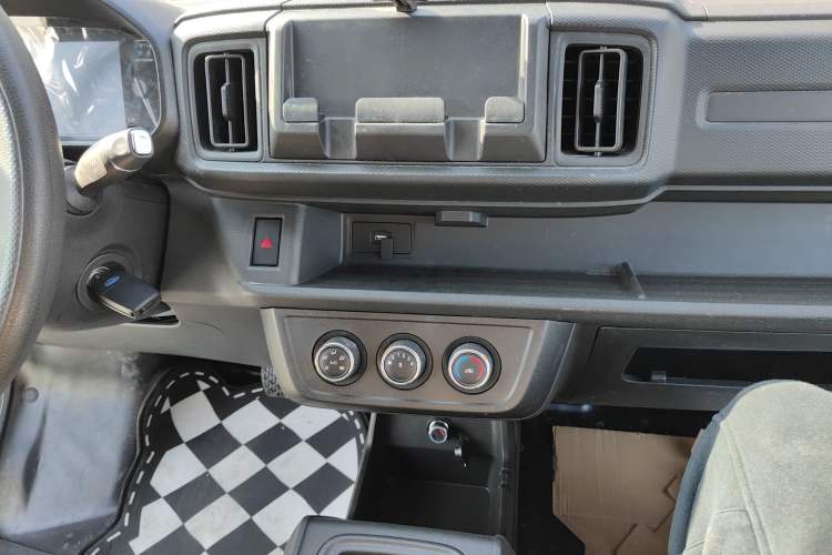 Used Karry Jiangtun E7 2024 Mingchuang 6-Seater Version
