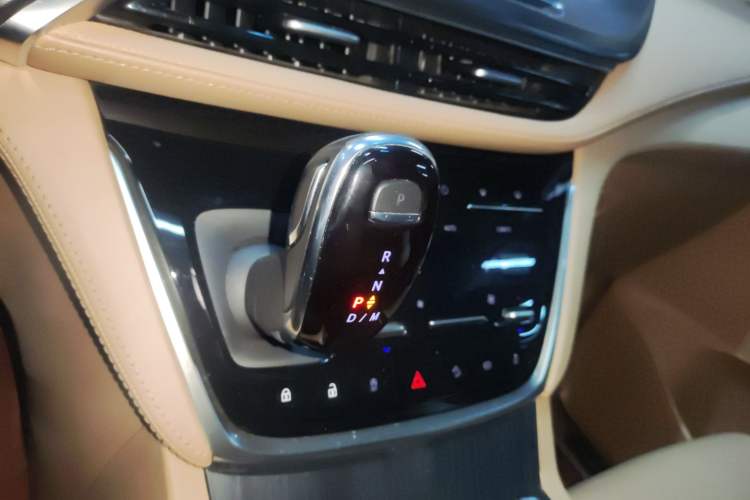 Used Buick GL8 2021 ES Landtrek 653T Luxury Model
