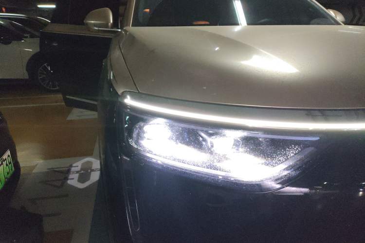 Used Hima AITO M8 2025 Extended-Range Max+ Version 53.4 kWh 6-Seater Edition