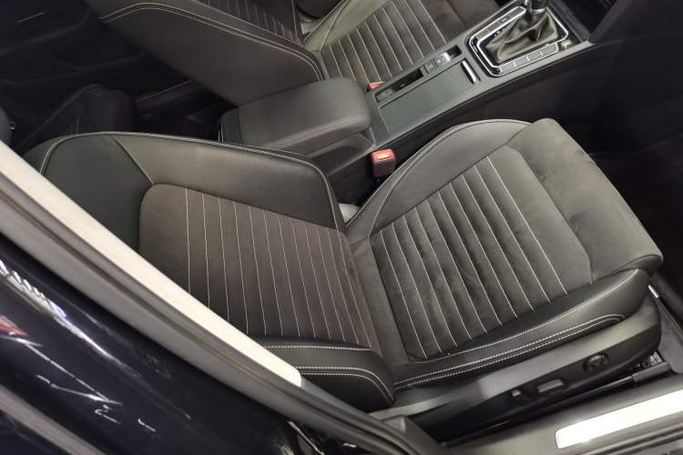 Used Volkswagen Magotan 2020 330TSI DSG Luxury Edition Right Front Seat