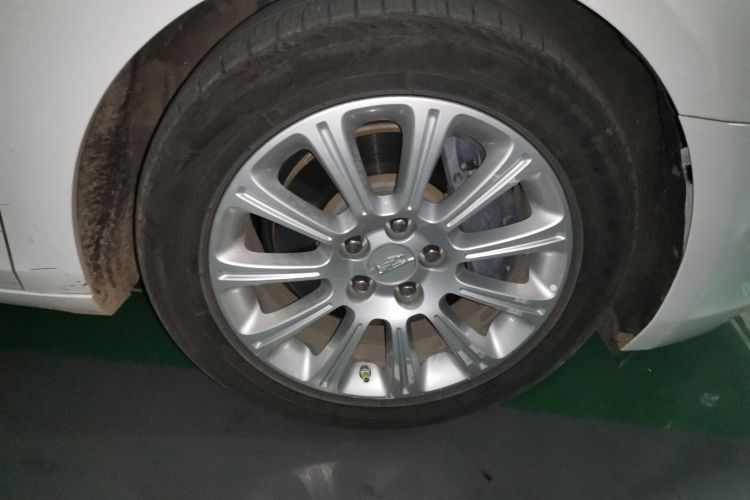 Used Cadillac XTS 2017 28T Elite Model Right Front Wheel Hub
