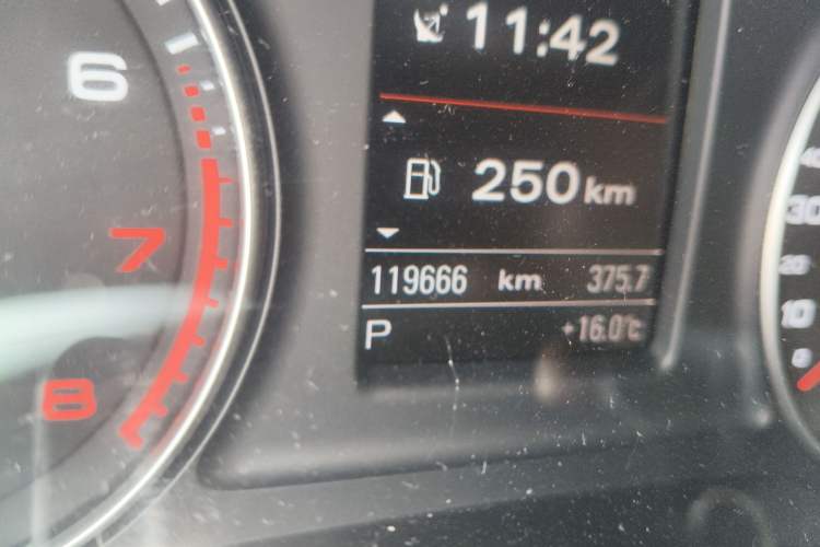 Used Audi Q3 2015 40 TFSI quattro off-road model
