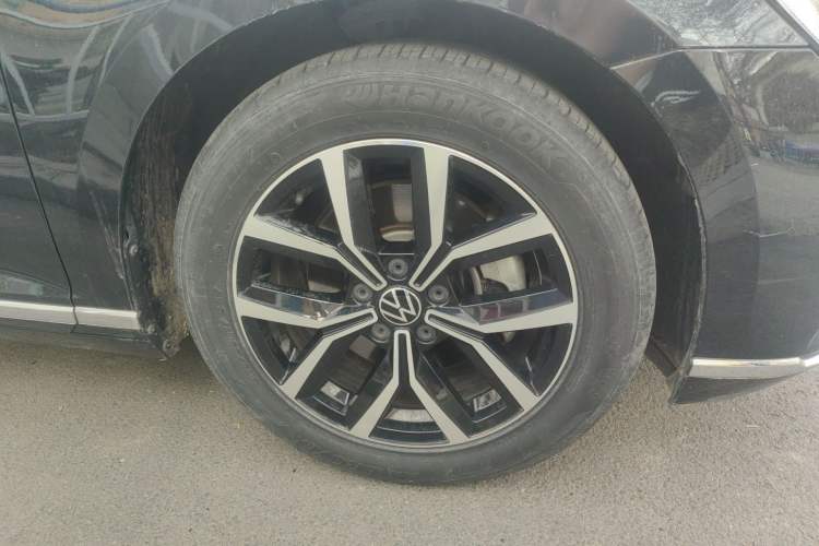 Used Volkswagen Magotan 2020 330TSI DSG Leading Model Right Front Wheel Hub