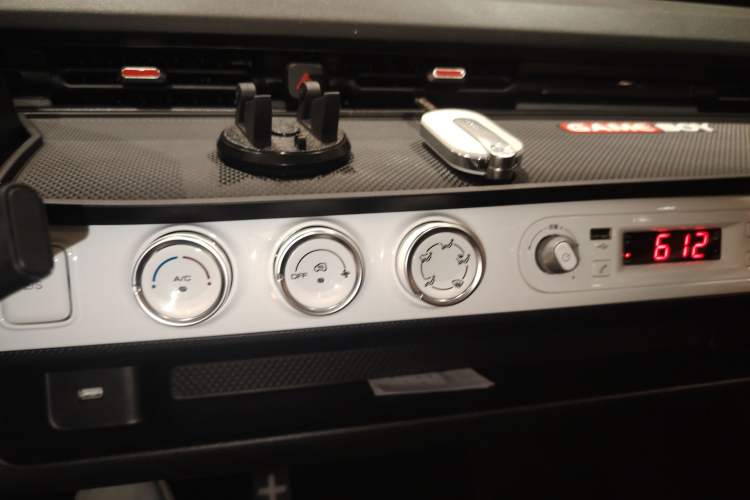 Used Wuling Hongguang MINIEV 2022 GAMEBOY 200km Gaming Edition with Lithium Iron Phosphate Audio And AC Panel