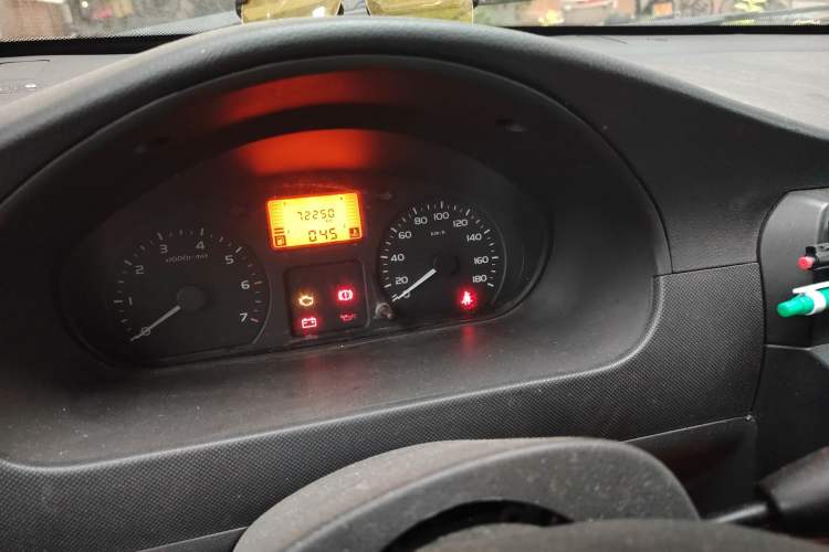 Used Wuling Rongguang 2011 1.2L Base Version
