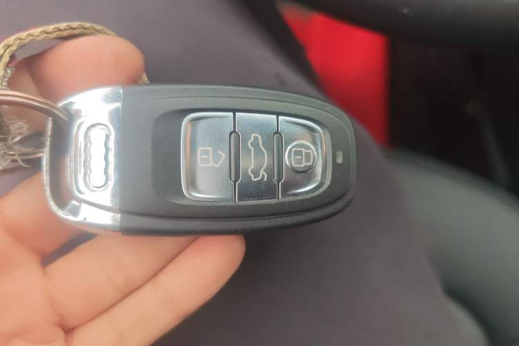 Used Audi A4L 2013 35 TFSI Automatic Standard Model Vehicle Key