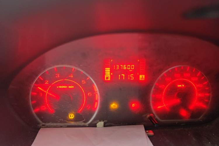 Used Wuling Rongguang 2020 1.2L S Base Model China VI Odometer Close Up