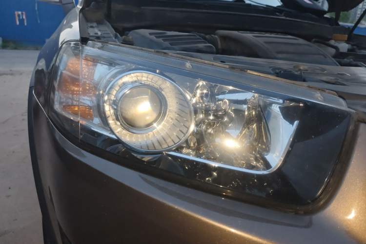 Used Chevrolet Captiva 2015 2.4L 4x4 Flagship Edition 7-Seater Right Front Headlight