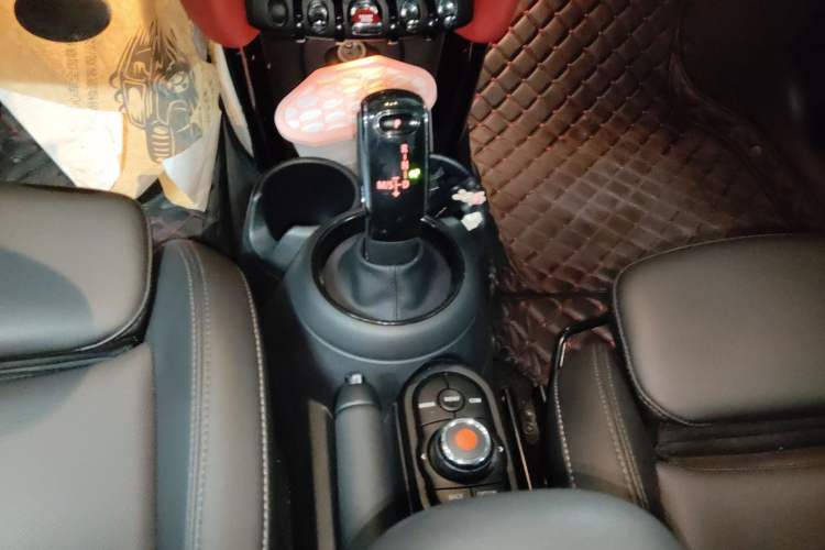 Used MINI MINI 2019 1.5T COOPER Classic Edition Five-Door Version
