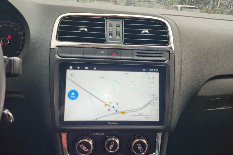 Used Volkswagen Polo 2016 1.4L Manual Fashion Model Audio And AC Panel