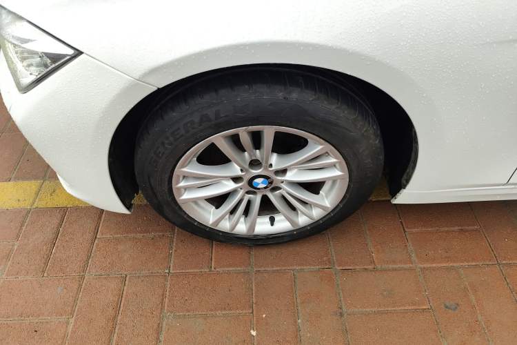 Used BMW 3 Series 2015 320Li Fashion Model
