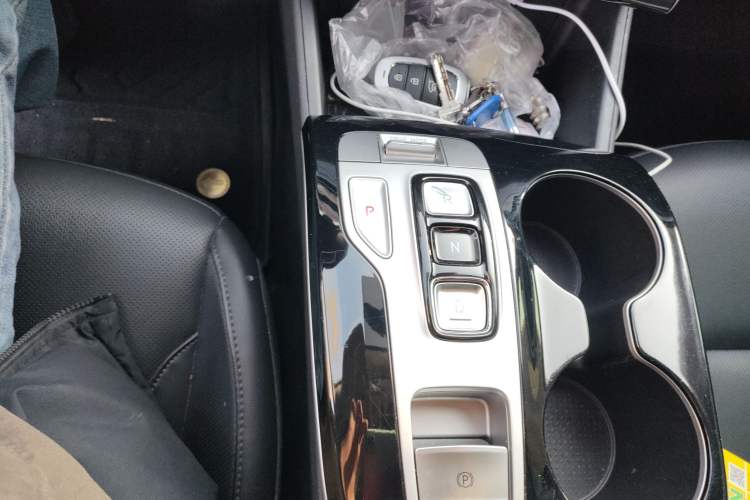 Used Hyundai Tucson 2023 Tucson L 1.5T Automatic Two-Wheel Drive LUX Prestige Edition Gear Lever