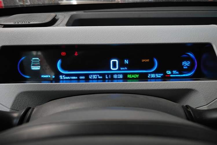 Used Geely Galaxy Panda 2024 Panda Mini 200km Endurance Bear

