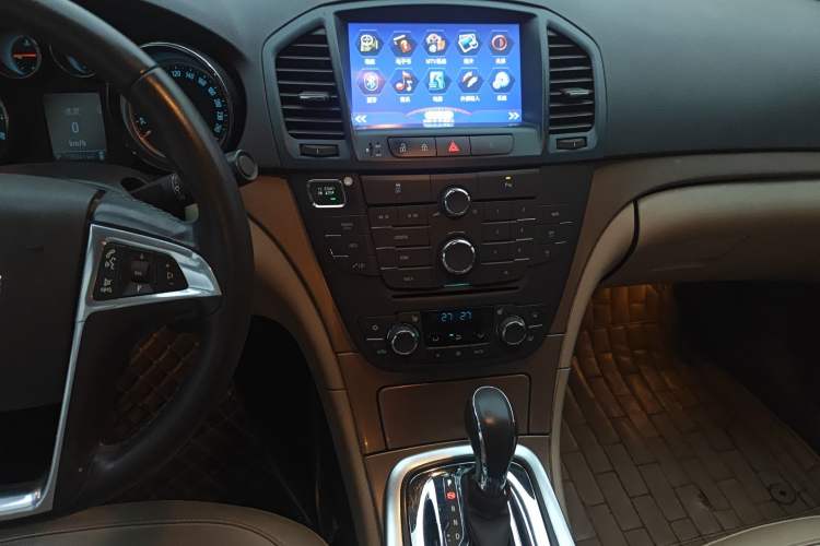 Used Buick Regal 2012 2.0L Luxury Edition
