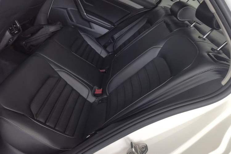 Used Volkswagen Lamando 2021 Facelift 280TSI DSG Comfort Edition (Manual Air Conditioning) Left Rear Seat