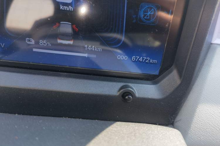 Used Chery QQ Ice Cream 2022 170km Sundae Phosphate Lithium-Ion
