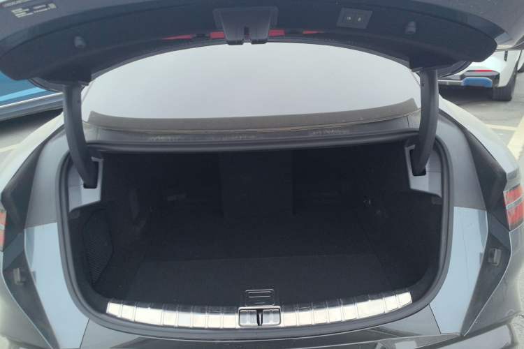 Used Denza Z9 2024 1100 km Four-Wheel Drive Max Version
