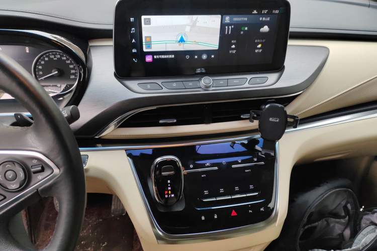 Used Buick GL8 2023 Land Business Class Smart Deluxe Model
