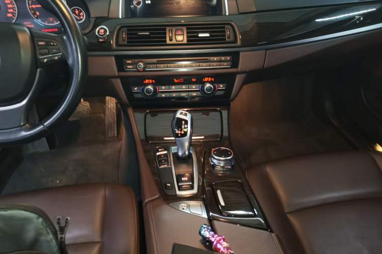 Used BMW 5 Series 2014 525Li Luxury Design Package
