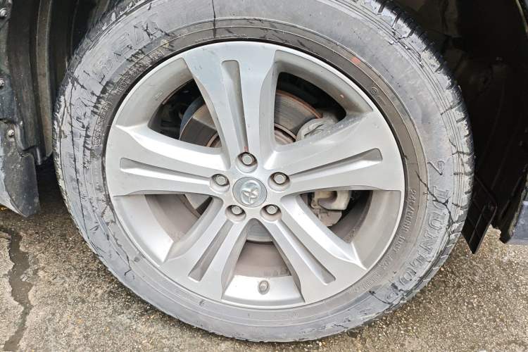 Used Toyota Highlander 2012 2.7L Two-Wheel Drive 7-Seater Luxury Edition