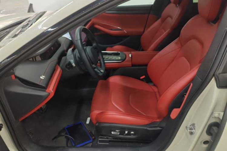 Used Xiaomi Auto SU7 2024 Four-Wheel Drive Ultra-Long Range Advanced Intelligent Driving Max Edition Left Front Seat