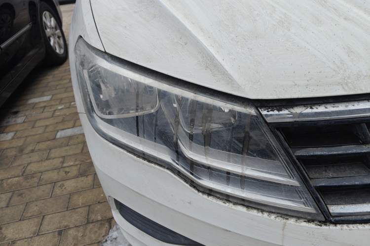 Used Volkswagen Jetta 2017 1.5L Manual Fashion Edition
