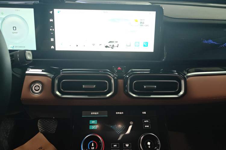 Used JETOUR Shanhai L7 2024 1.5T 120 km MAX+ 5-seater Audio And AC Panel