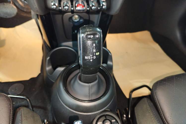 Used MINI MINI 2022 Updated 1.5T COOPER Classic Edition Five-Door Version