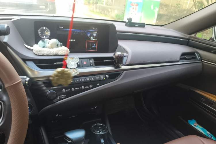 Used Lexus ES 2018 300h Premier Edition China V Standard