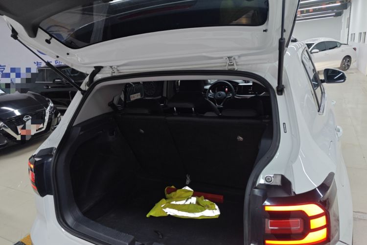 Used Volkswagen Tacqua 2021 200TSI DSG JoyConnect Edition