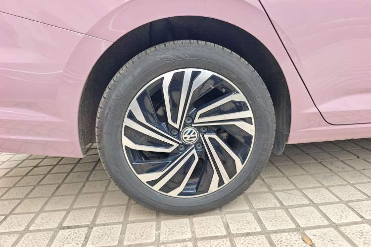 Used Volkswagen Sagitar 2022 280TSI DSG Flyover Edition Right Rear Wheel Hub