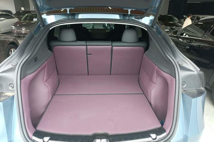 Used Tesla Model Y 2025 Rear-Wheel-Drive Version
