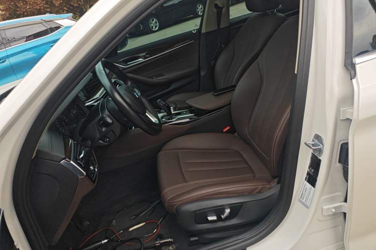 Used BMW 5 Series 2019 525Li Luxury Package Left Front Seat