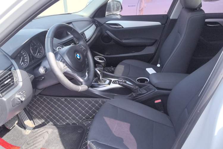 Used BMW X1 2014 sDrive18i Leading Model
