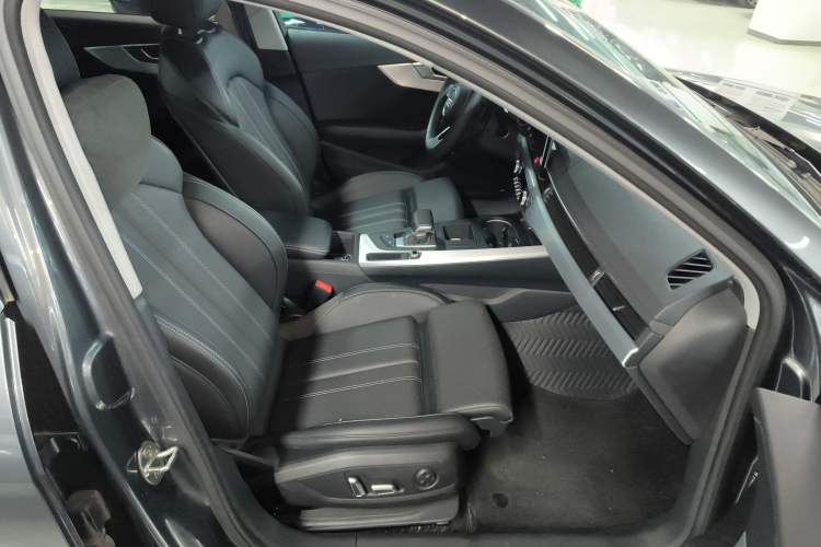 Used Audi A4L 2024 40 TFSI Fashion Dynamic Model