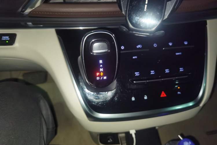 Used Buick GL8 2020 Land Cruiser Executive Class 652T Comfort Model
