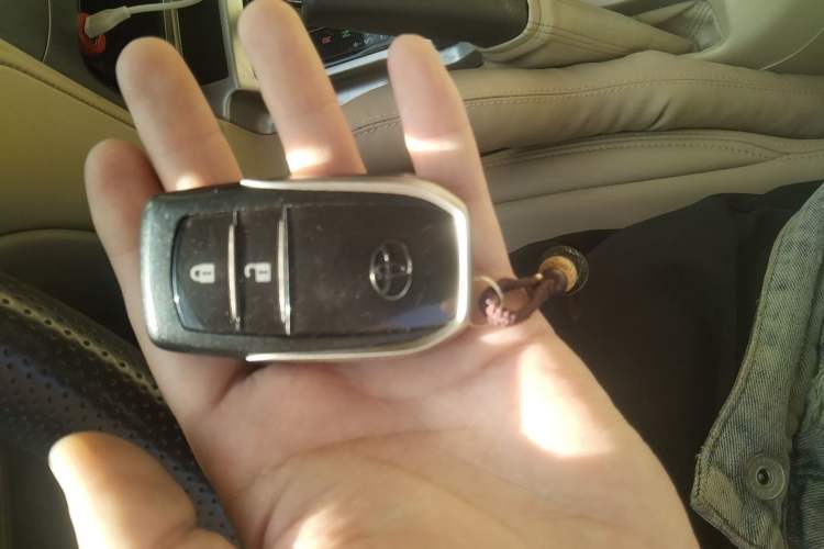 Used Toyota Land Cruiser  Vehicle Key