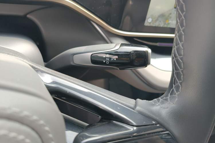 Used Hongqi EH7 2024 760 Pro+ Four-Wheel Drive Version Gear Lever