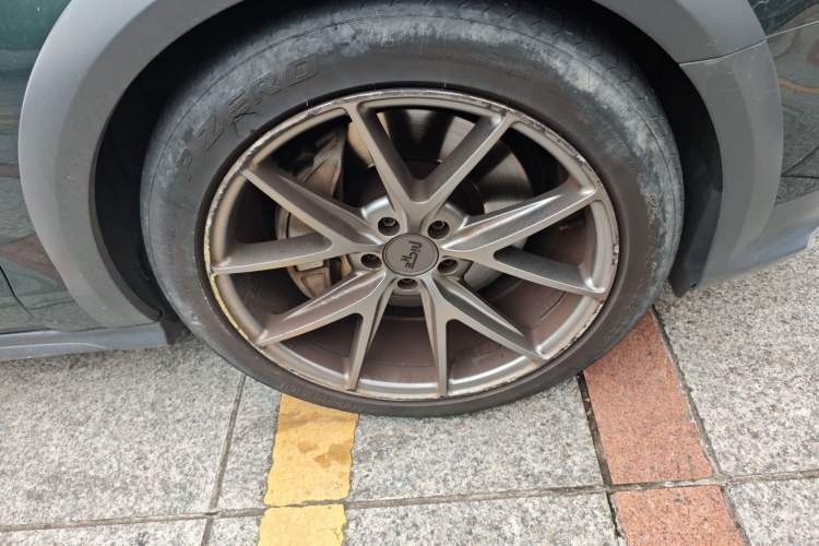 Used Audi A6 2018 3.0T allroad quattro Right Front Wheel Hub